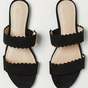 New H&M Black Scalloped Sandals- Size 7